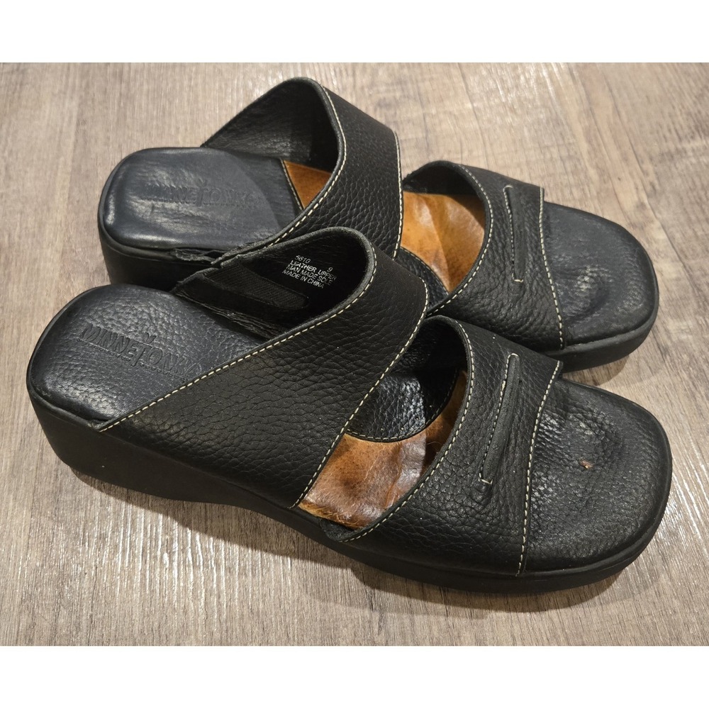 Minnetonka Black Leather Sandals Women's Size US 9 Open Toe Slip On Shoes